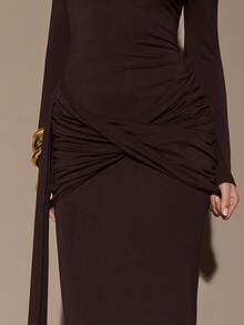 SHEIN BAE Đầm Maxi dài thanh lịch, cổ tròn, tay dài màu nâu, thiết kế xoắn eo, dáng xòe, buộc vạt, dành cho nữ mùa thu/đông, đầm dự tiệc, đầm hẹn hò lãng mạn, đầm phù dâu, đầm dạ hội, đầm sinh nhật, đầm Halloween, đầm Giáng sinh - màu nâu - Xem 6