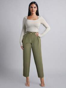 PETITE Pantalones negros casuales de cintura alta con detalles plisados y cinturón - Verde militar - Ver 3