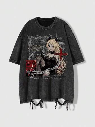 Maglietta nera da uomo con design anime strappato