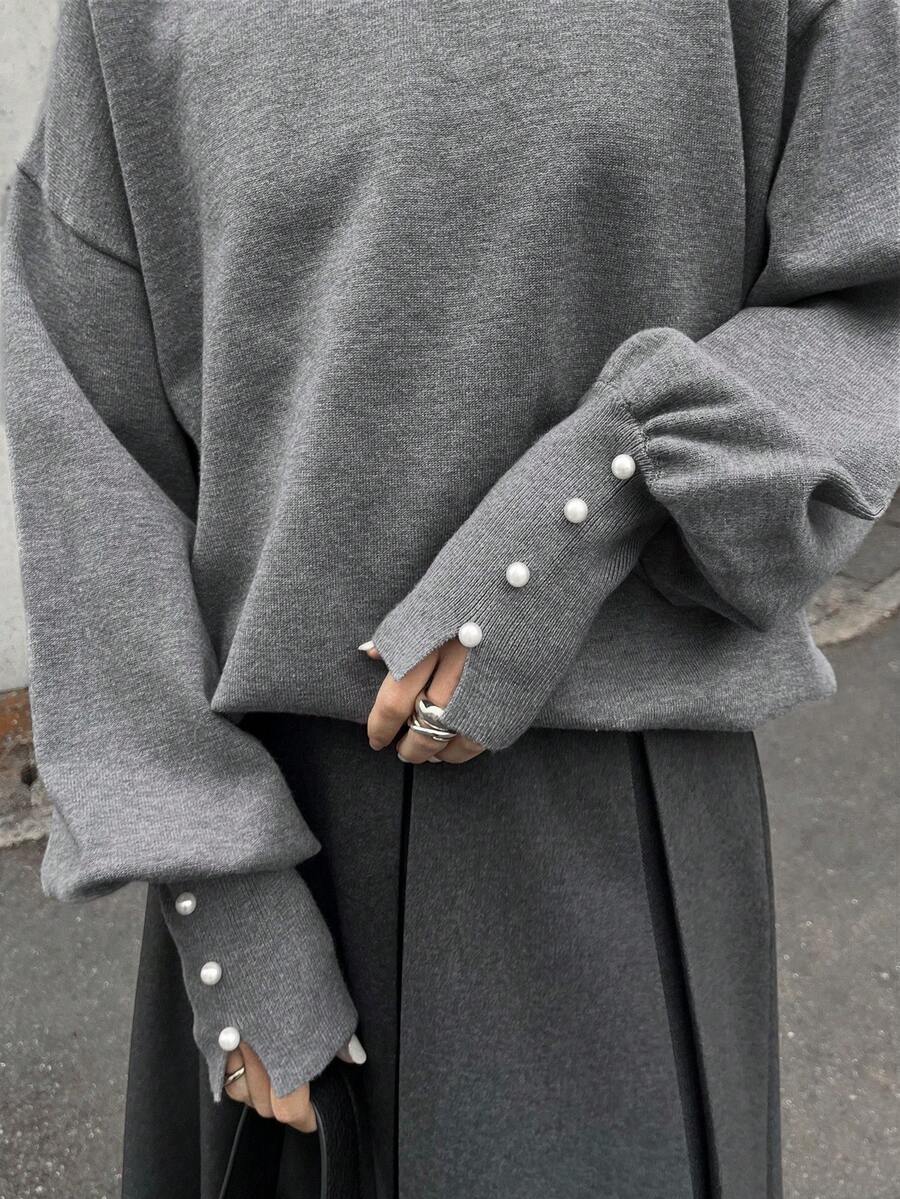 FRIFUL 女士纯灰色圆领落肩长袖串珠袖口开衩下摆宽松休闲百搭毛衣，秋冬款 - 深灰色 - 查看 1