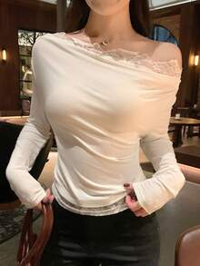 DAZY Áo thun dài tay hở vai phối ren chắp vá cho nữ, Thu/Đông - Màu be - Xem 3