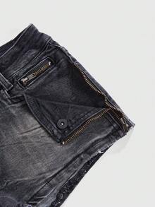 ROMWE Grunge Punk Spring/Summer Y2K Baddie Skull Embroidery & Rivet Decorated Super Low-Rise Women Denim Shorts - Black - View 3