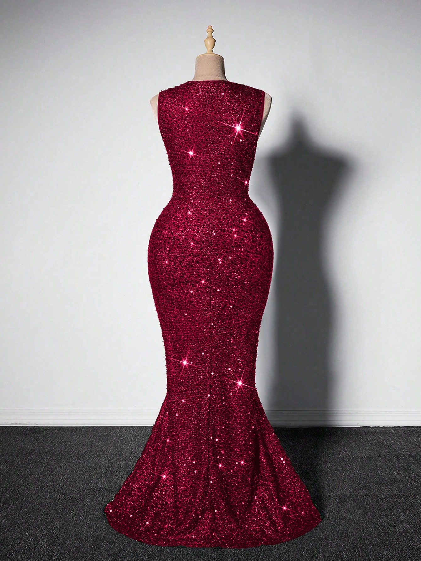 فستان نسائي كبير الحجم بدون أكمام وياقة متدلية مزي...