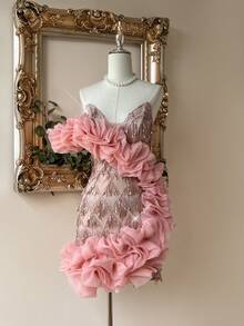 Lovelzi Elegante y lujoso vestido de fiesta mini ajustado con cuello en V, manga de un hombro, bordado de lentejuelas rosa claro, empalme con flecos y organza con estructura 3D - Rosa Pálido - Ver 6