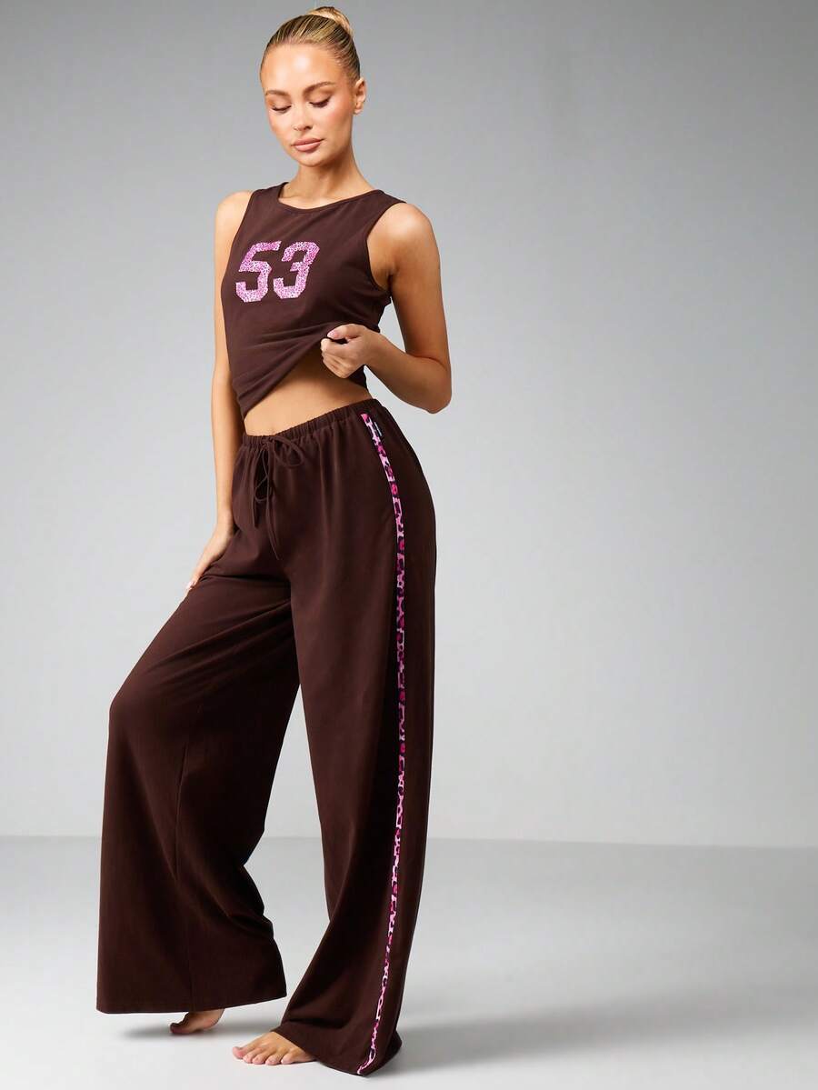 Missguided x Playboy 镶钻阔腿休闲裤,侧边饰有条纹 - 咖啡棕 - 查看 1