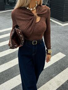 Siren Gaze 柔软不对称垂褶镂空金属扣装饰长袖T恤 - 棕色 - 查看 5