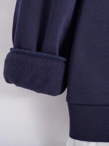 SHEIN Áo nỉ nam tuổi teen màu xanh hải quân phối màu tương phản, họa tiết nhỏ, phong cách thường ngày thoải mái, tối giản, đa năng, chất liệu mềm mại, phù hợp cho mặc hàng ngày, đi học, du lịch, thể thao ngoài trời, mùa thu/đông. Áo nỉ màu xanh hải quân cho tuổi teen, áo nỉ nam, áo nỉ cỡ tuổi teen cho nam giới. - Xanh đậm - Xem 6