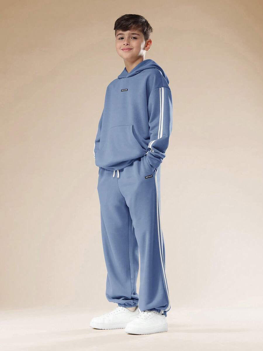 Conjunto de Moletom e Calça de Moletom Casual para Meninos Pré-Adolescentes SUMWON com Listras Laterais Brancas, Cintura Elástica, Conforto para Férias - Azul Empoeirado - Visão 1