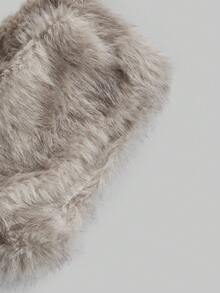 ROMWE Grunge Punk Y2K Baddie 人造毛皮超低腰迷你短裤 - 杏色 - 查看 3