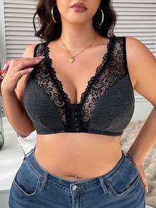 Plus Size Lace Patchwork Front Closure Bra - Black - View 3