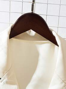 GlowEve 女士优雅通勤撞色饰边常规夹克 - 杏色 - 查看 4