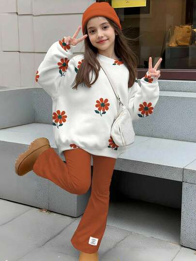 SHEIN 2 件套年轻女孩休闲复古花卉印花圆领长袖运动衫和喇叭裤套装，适合秋冬季