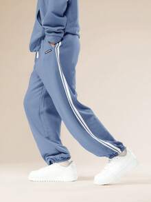 Conjunto de Moletom e Calça de Moletom Casual para Meninos Pré-Adolescentes SUMWON com Listras Laterais Brancas, Cintura Elástica, Conforto para Férias - Azul Empoeirado - Visão 5