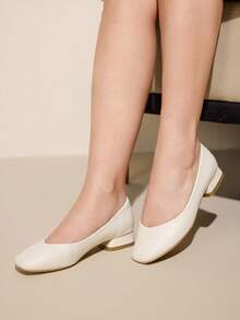 CUCCOO CURVES Women's Fashion Versatile Elegant Commuter Wide Fit High Heels