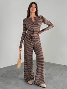 SHEIN Tall Bộ 2 món - Áo hoodie tay raglan màu đen dáng rộng có lớp lót giữ nhiệt và quần nỉ ống rộng màu nâu dành cho nữ. Bộ đồ hai mảnh kẻ sọc màu nâu. - màu nâu - Xem 5