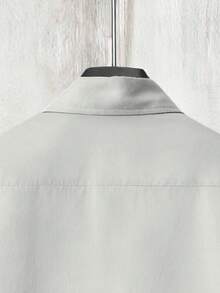 Manfinity Homme 男士休闲纯色两件套衬衫长裤套装，秋季男士休闲上衣和裤子套装，男士休闲套装，男士两件套西装，男士灰白套装，男士衬衫套装，复古风格，适合日常休闲、周末旅行、户外活动、探险旅行、轻松的工作环境或半正式场合，可作为男友/丈夫礼物、周年纪念/生日礼物、派对礼物、圣诞节礼物、新年礼物。 - 淺灰色 - 查看 6