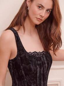 lacRébo Elegant Black Floral Velvet Bodysuit With Square Neckline And Lace Trim Spring Spring Going Out Outfits - Black - View 1