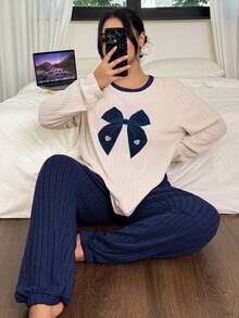 大码睡衣套装，针织罗纹抓绒面料，蝴蝶结刺绣装饰，甜美可爱的长袖上衣和裤子 - 藍色 - 查看 1