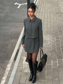 Siren Gaze Conjunto elegante de 2 piezas con blusa de manga larga de cuello y falda midi de dobladillo asimétrico de unicolor para mujer - Gris - Ver 7