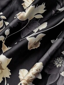 SHEIN MOD 黑色背景的花卉印花露肩网纱荷叶边开衩连衣裙 - 彩色 - 查看 4