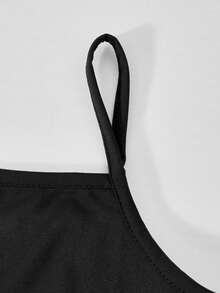 SHEIN Explorewe Bộ 3 món: Áo hoodie ngắn in tên thành phố Tween, áo hai dây đeo vai đơn giản và quần jeans ống rộng rách - Màu Đỏ Sâu - Xem 3