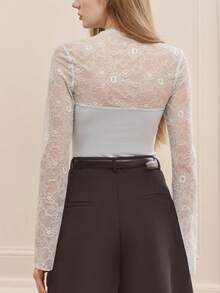 lacRébo ملابس علوية ذات أكمام واسعة مع فتحة رقبة مقطوعة وجسم مناسب للحفلات باللون الأزرق السماوي مع تطريز الدانتيل