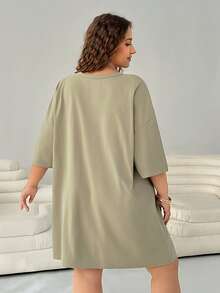 SHEIN EZwear Đầm thun cổ tròn in chữ cỡ lớn cho nữ cỡ lớn - Màu Khaki - Xem 2
