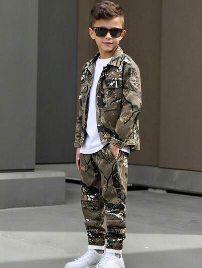Tween Boys 2-delat kamouflagejeanset - Modern gatumodell i kamouflagemönster med jeansjacka och raka jeans med resår i midjan