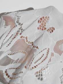 Femmeverse Bộ đồ liền thân màu trắng trơn tay dài cổ chữ V ren cỡ lớn dành cho nữ - trắng - Xem 7