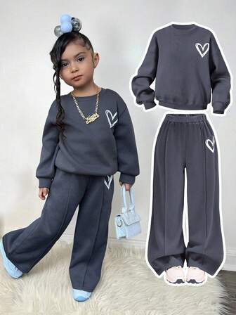 Young Girl Heart Print Knitted Solid Loose Butterfly Sleeve Sweatshirt & Wide Leg Sweats 2-Piece Set Girls Sweatsuit Set Two Piece Pants Set Kids Flare Pants Set Kids Kids Sweatsuit Toddler Sweatsuit Fall Winter