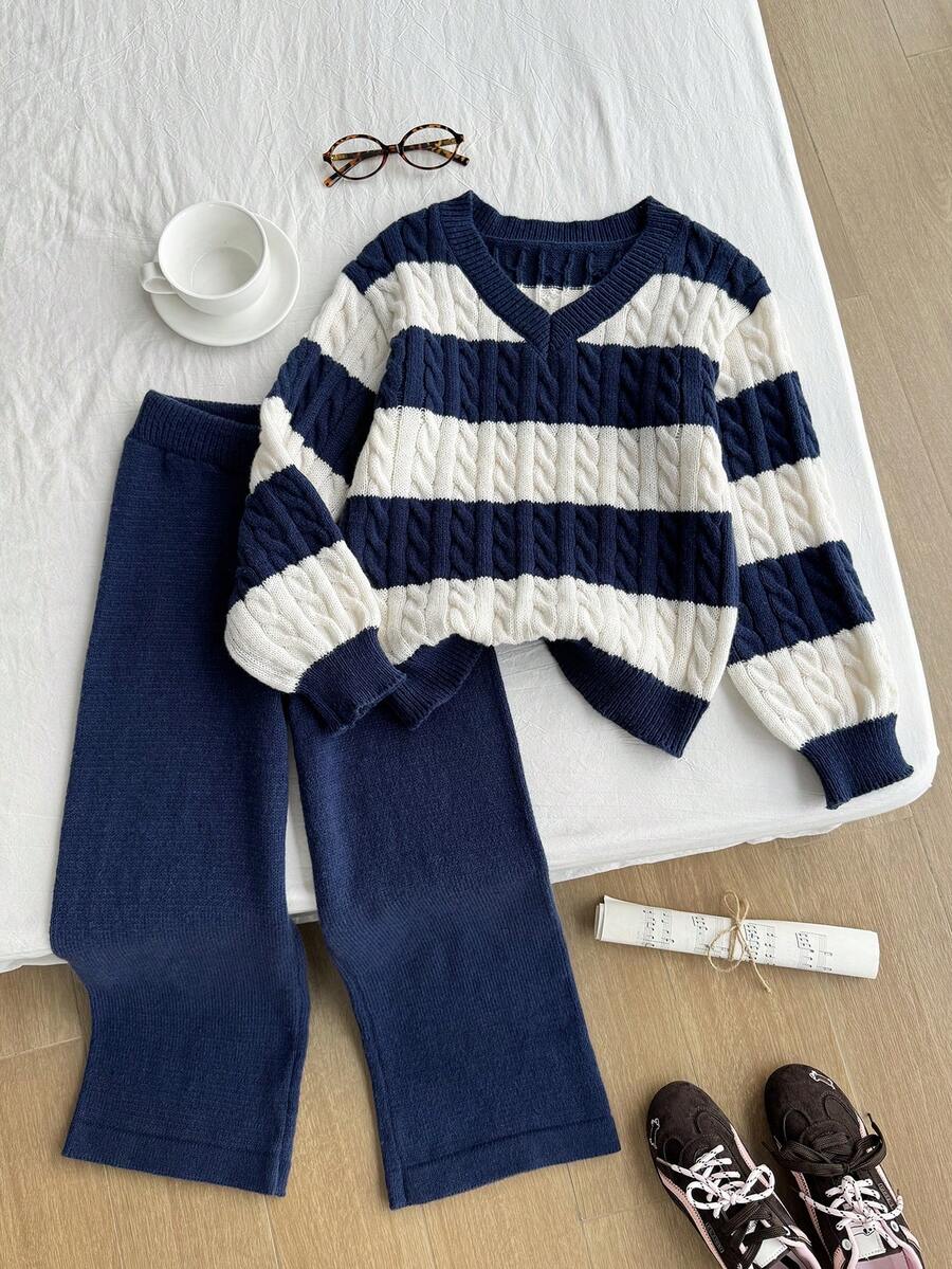 Sparklyn 青少年女孩 V 领时尚蓝白拼色宽条纹针织毛衣和宽松羊毛编织长裤，适合日常外出、度假聚会、秋冬季节 - 藏蓝色 - 查看 1