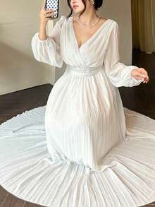 SHEIN CURVE+ 浪漫V领露背长袖飘逸长裙，优雅希腊风格白色女神礼服