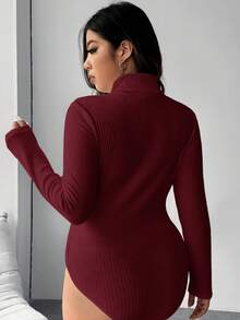 SHEIN EZwear Bộ đồ liền thân dài tay cổ trụ màu đỏ rượu vang cỡ lớn dành cho nữ - Màu Đỏ Sâu - Xem 2