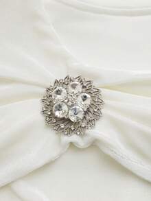 Franclia 秋冬长袖短款连衣裙，弹力丝绒面料，修身剪裁，钻石装饰纽扣 - 杏色 - 查看 5