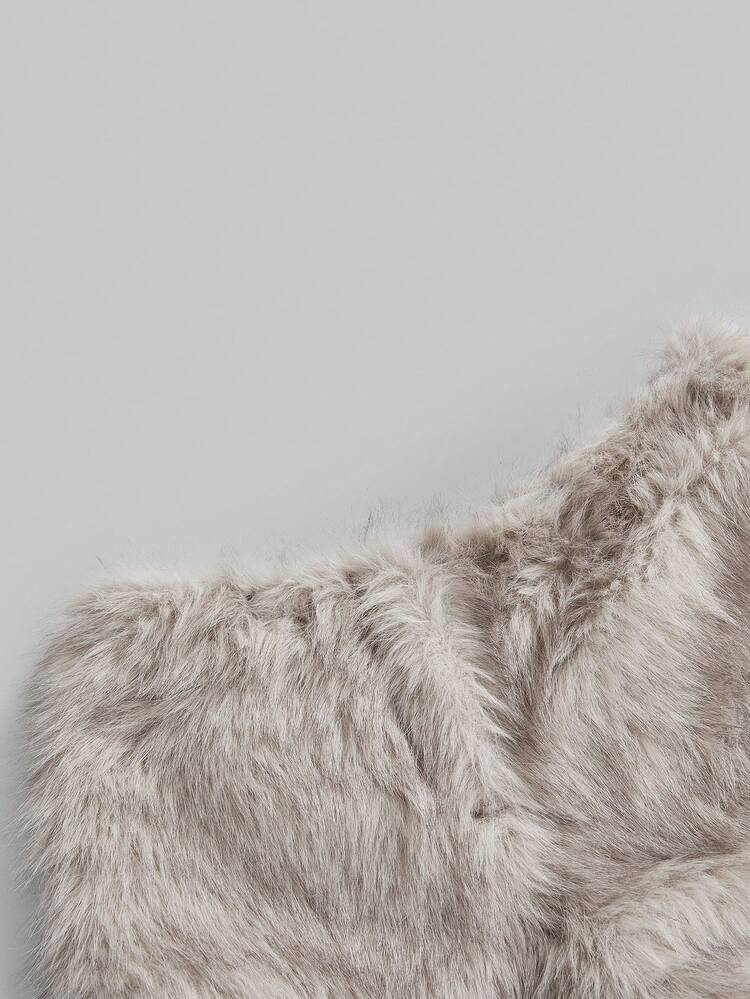 ROMWE Grunge Punk Y2Kバディーフェイクファースーパーローライズミニショーツ - アプリコット - 見る 4