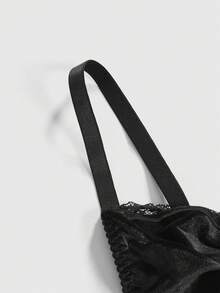 ROMWE Plus Size Gothic Velvet Moon Pendant Triangle Cup Bra & Wireless Bra - Black - View 4