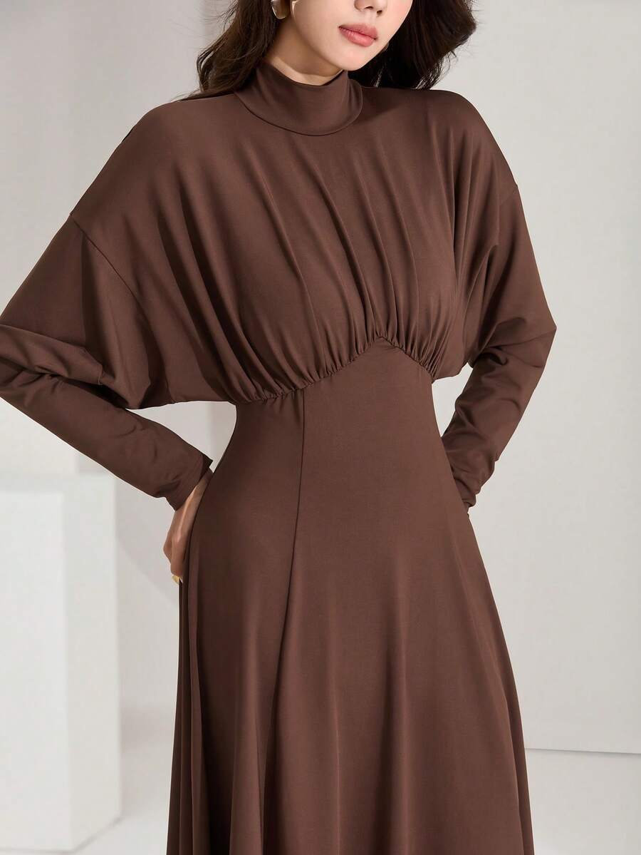 女士褶裥A字连衣裙，适合都市通勤 - 咖啡 - 查看 1