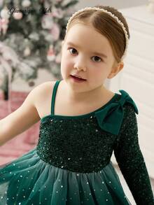 Glamorique Kids Vestido de fiesta elegante y glamoroso para niña con una sola manga de color verde oscuro con lentejuelas, lazo en la cintura, degradado de estrellas y lunas con brillo en malla multicapa - Verde Oscuro - Ver 3