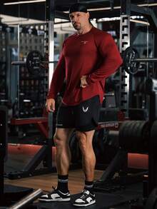 Manfinity Sport Corelite قميص رياضي كاجوال بأكمام طويلة للرجال مطبوع عليه حرف، قميص ضاغط بأكمام طويلة للرياضة والتمارين الرياضية - عنابي اللون - مشاهدة 3