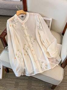 GlowEve CURVE Áo kiểu Trung Hoa cổ đứng thêu tay dài cỡ lớn cho nữ - Màu be - Xem 3