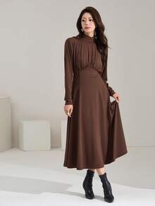 女士褶裥A字连衣裙，适合都市通勤 - 咖啡 - 查看 4