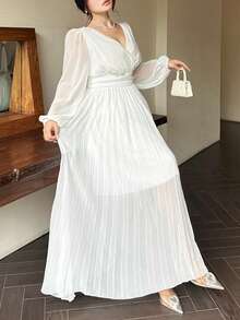 SHEIN CURVE+ 浪漫V领露背长袖飘逸长裙，优雅希腊风格白色女神礼服