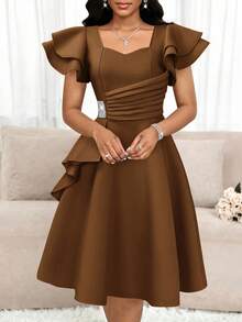 SHEIN Lady Vestido elegante de unicolor con volantes en el bajo y cintura con strass - Café integral - Ver 1