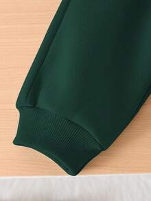 SHEIN Playful Pals Baby Boy Solid Color Zip-Up Sweatshirt And Drawstring Waist Pants Set, A Comfortable Outfit Suitable For Autumn And Spring Seasons. This Set Is Versatile And Durable, Suitable For Various Occasions Daily Life, Keeping Them Fashionable And Comfortable In The Transitional Seasons. - Green - View 3