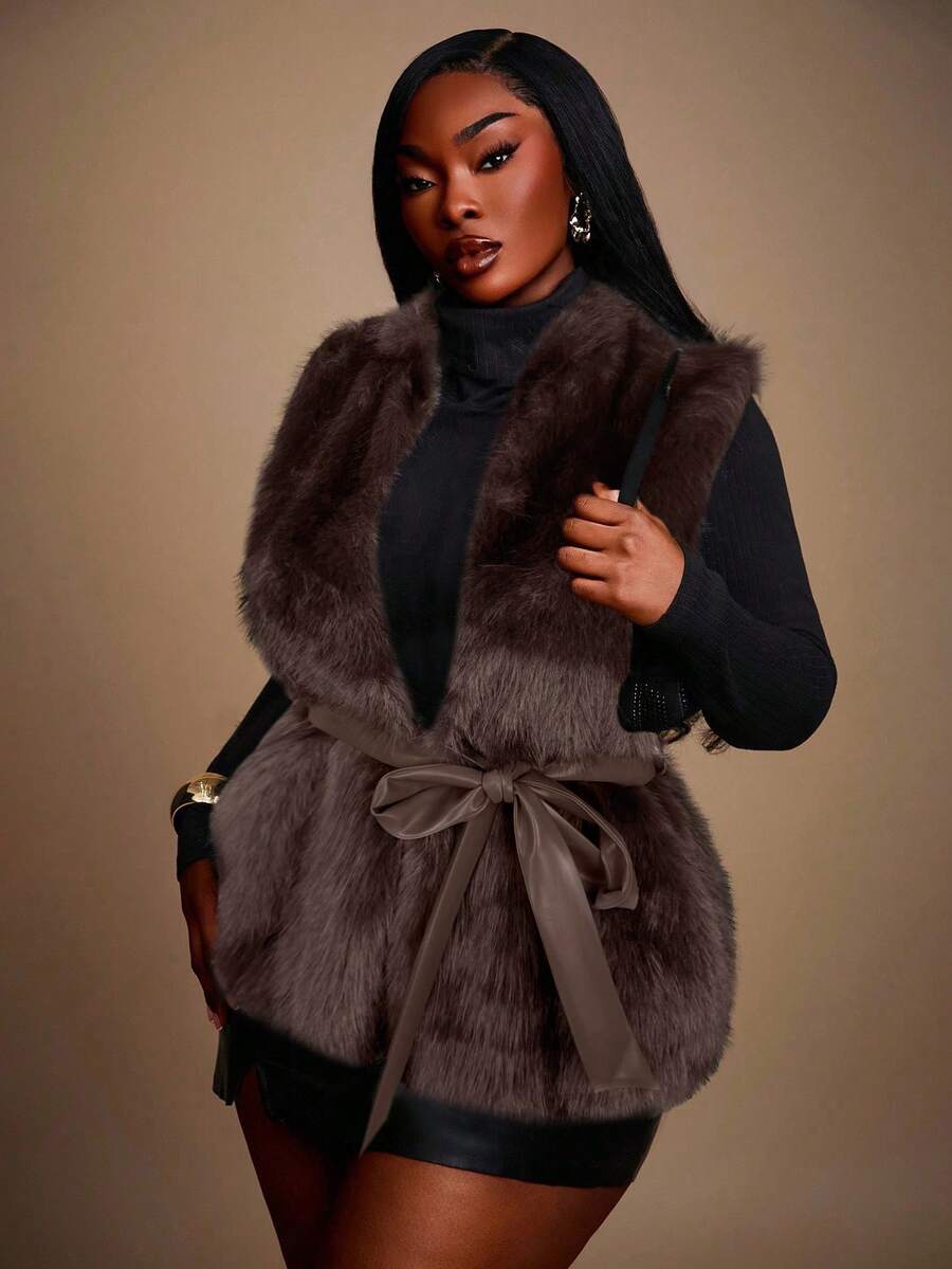 Radiana 大码女式无袖束腰人造皮草外套，适合性感妩媚的职场女性、舞会、晚宴、情人节、邮轮旅行、通勤、商务、复古、派对、度假、外出、老钱风、层次丰富的穿搭、约会之夜、聚会、极简主义、生日、正式场合、辣妹风、伊比沙岛风、纳什维尔风、休闲、低调、时尚、休闲、购物、街头风、外出等各种场合，凸显身材，秋冬季完美展现您的曲线。 - 咖啡棕 - 查看 1