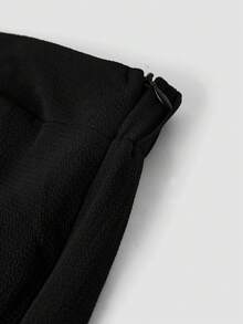 Ellevyn 大码交叉裹身长袖优雅收腰两件套 - 黑色 - 查看 10