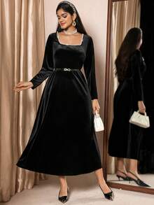 Zelara Đầm dài tay cổ vuông đính ngọc trai nhung sang trọng cỡ lớn thanh lịch - màu đen - Xem 3