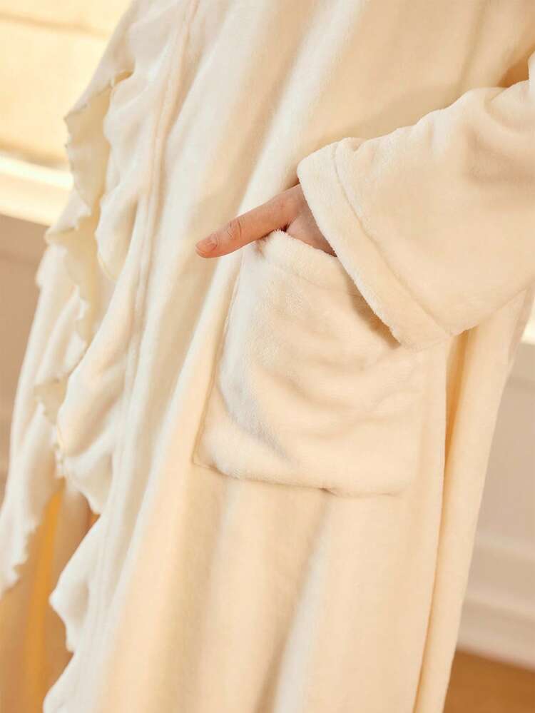 BATA DE DORMIR ELEGANTE, SUAVE Y CÓMODA CON VOLANTES EN EL BAJO PARA MUJER