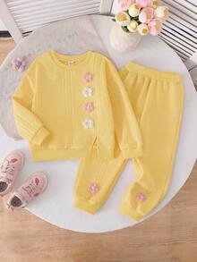 SHEIN Playful Pals 两件套少女可爱甜美针织提花粉色上衣和裤子套装，饰有3D立体花卉图案，适合日常和户外穿着，秋冬季节适用。 - 黃色 - 查看 3