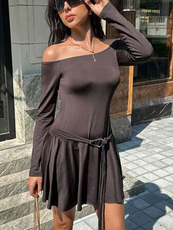 Zielony 1件装女士露肩纯色修身迷你连衣裙，腰部系带设计